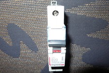 Disjoncteur unipolaire 20amper d'occasion  Barr