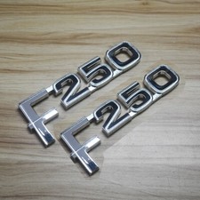 2pc side emblems d'occasion  Expédié en Belgium