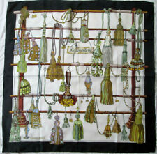 Superbe foulard carré d'occasion  Montferrand-le-Château