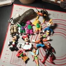 Lot various figurines for sale  Windber