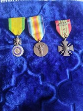 Lot médailles militaires d'occasion Lot médailles militaires d'occasion  Blagnac