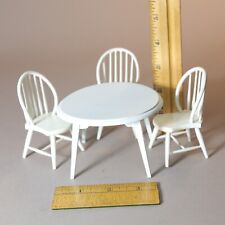 Round white table for sale  Altadena