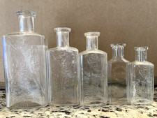 Cinco garrafas médicas antigas Vineland NJ Pierson Baker House Inc farmácia RARA! comprar usado Cinco garrafas médicas antigas Vineland NJ Pierson Baker House Inc farmácia RARA! comprar usado  Enviando para Brazil