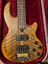 Baixo Wal Mk2 5 cordas 1993 com estojo rígido - Estado notável! comprar usado  Enviando para Brazil