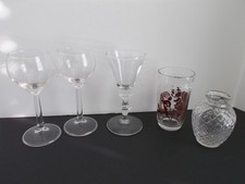 Lote vintage de 5 taças de vidro colecionáveis cordial, copo de suco e mini vaso, usado comprar usado  Enviando para Brazil