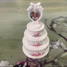 1995 Mattel Barbie branco 3 camadas bolo de casamento Ken e Barbie topper rosas rosa comprar usado  Enviando para Brazil