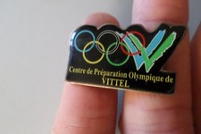 Badge pin broche d'occasion  Dompaire