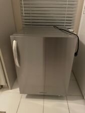 Geladeira KITCHENAID independente de aço inoxidável KURS24RSSS01 apenas para peças comprar usado  Enviando para Brazil