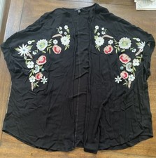 Kimono feminino tórrido preto floral bordado aberto boho tamanho 3/4 rayon praia comprar usado  Enviando para Brazil