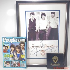 Foto autografada 11 X 14 de Jonas Brothers com certificado de autenticidade e CD comprar usado  Enviando para Brazil