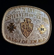 Fivela de cinto Cheyenne Frontier Days 1996 Montana ourives folheada a prata comprar usado  Enviando para Brazil