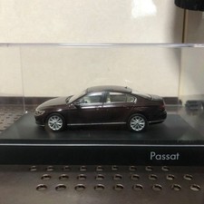 Usado, 110 Volkswagen Passat Sedan Dealer modelo de carro miniatura 1/43 comprar usado  Enviando para Brazil