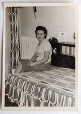 Femme assise lit d'occasion  Rouen-