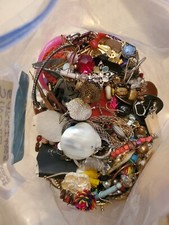 Single earrings 5lbs for sale  Wallingford