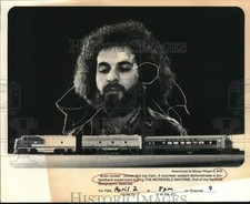 Press Photo Um assunto mostra experimento de biofeedback em "A Incrível Máquina" comprar usado  Enviando para Brazil