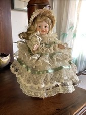 Petite poupée moderne d'occasion Petite poupée moderne d'occasion  L'Île-Rousse