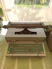 Macchina scrivere elettronica usato  Soresina