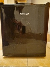 Mini frigorifero sottotavolo usato  Minturno