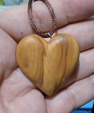 Ciondolo forma cuore usato  Nettuno