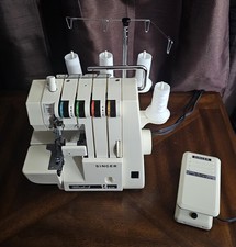 Máquina de costura com pedal SINGER Ultralock 14U34B comprar usado Máquina de costura com pedal SINGER Ultralock 14U34B comprar usado  Enviando para Brazil