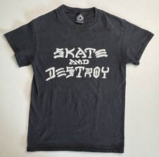 Camiseta masculina Thrasher Skate and Destroy vintage pequena preta streetwear gola redonda Y2K comprar usado  Enviando para Brazil