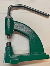 Pressa manuale bottoni usato  Rivanazzano Terme