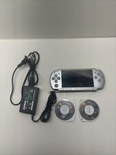 Sistema portátil Sony PSP 2001 Slim Launch Edition - paquete plateado y 2 juegos segunda mano  Embacar hacia Argentina