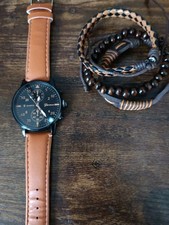 Montre casual chic d'occasion Montre casual chic d'occasion  Andernos-les-Bains