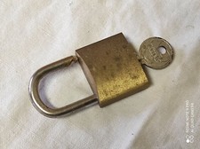 Cadenas métal vachette d'occasion Cadenas métal vachette d'occasion  Chambon-sur-Voueize