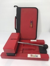 Paquete Sizzix Original Máquina de troquelado Grande Roja y Lote de Plantillas + Estuche de Transporte, usado segunda mano  Embacar hacia Mexico