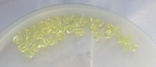 Vintage velho checo efeito UV amarelo multi facetado lanterna janela de vidro Bead Lot comprar usado  Enviando para Brazil
