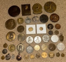 Usado, Lote de 44 medalhas e moedas diferentes do mundo antigo muitos 1800 Bélgica, França comprar usado  Enviando para Brazil