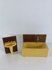 Muebles de baño amarillo en miniatura Lundby bañera y fregadero vintage para casa de muñecas segunda mano  Embacar hacia Mexico