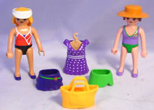 PLAYMOBIL City 2 Frauen 1 Kleid 2 Röcke zum Wechseln 1 Kleiderbügel 1 Tasche #27 comprar usado  Enviando para Brazil