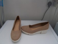 Clarks womens beige for sale  BRIGHTON