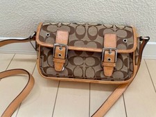 Usado, Bolsa de ombro Coach bege assinatura lona - fecho de aba alça ajustável comprar usado  Enviando para Brazil