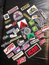 100 adesivi stickers usato  Italia