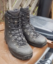 Lowa boots uk9 for sale Lowa boots uk9 for sale  NEWCASTLE