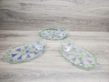 Usado, Conjunto de 3 pratos e xícaras de chá de lanches e xícaras de chá com padrão de uva âncora cores iridescentes comprar usado  Enviando para Brazil
