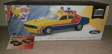 1:18 FORD XB FALCON MFP MAD MAX SEDAN V8 INTERCEPTOR LUZ VERDE 1974 comprar usado  Enviando para Brazil
