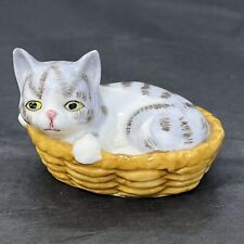 Estatueta vintage Brinton Maruri obra-prima porcelana óssea gato malhado gatinho na cesta comprar usado  Enviando para Brazil