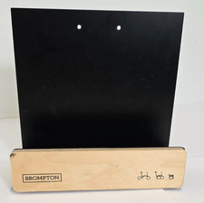 Prateleira de exibição Brompton – Suporte de parede de metal e madeira com logotipo (22 x 7cm) comprar usado Prateleira de exibição Brompton – Suporte de parede de metal e madeira com logotipo (22 x 7cm) comprar usado  Enviando para Brazil