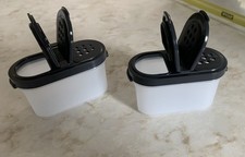 Tupperware oval shakers d'occasion  Expédié en Belgium