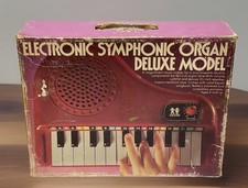 Antigo Tomy Electronic Symphonic Organ Deluxe Modelo Teclado Portátil Músicas FUNCIONA! comprar usado Antigo Tomy Electronic Symphonic Organ Deluxe Modelo Teclado Portátil Músicas FUNCIONA! comprar usado  Enviando para Brazil