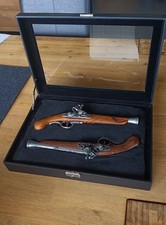Deko pistolen vitrinenkoffer gebraucht kaufen Deko pistolen vitrinenkoffer gebraucht kaufen  Wipfeld