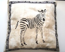 Coussin zèbre d'occasion  Combeaufontaine