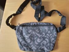Bauchtasche schwarz grau gebraucht kaufen  Glees, Wassenach, Wehr