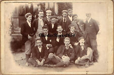 CARTÃO DE ARMÁRIO GRUPO MASCULINO FUMANDO. MODA. FOTO ANTIGA VITORIANA BONÉS #C255 comprar usado  Enviando para Brazil