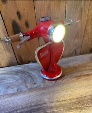 Lampa stołowa w stylu Vespa Scooter Edycja limitowana. Na podstawie ery modów lat 60., używany na sprzedaż  Wysyłka do Poland