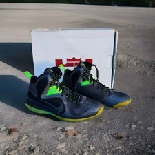 nike lebron james usato nike lebron james usato Forte dei Marmi